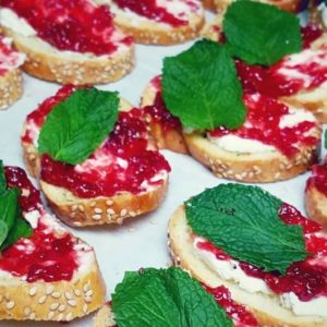 toast points with goat cheese and raspberry jam